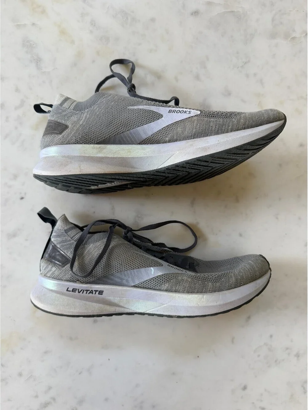 Brooks Levitate 4 running shoes - Size 9